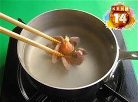Trang trí món ăn đẹp mắt với xúc xích