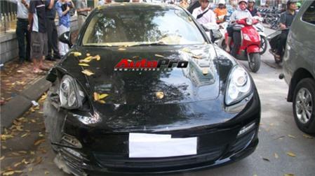 Mất lái, xe Porsche húc đuôi Matiz