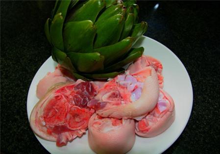 Bổ dưỡng canh atiso nấu giò heo