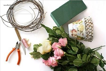 Cách cắm hoa hồng đẹp lạ mắt với những cành khô