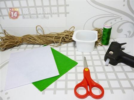 Cách làm chậu hoa vải xinh xắn giúp căn phòng bừng sáng