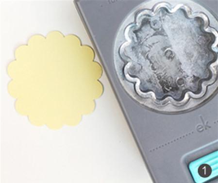 Cách làm hoa cúc bằng giấy trang trí bàn học thêm xinh