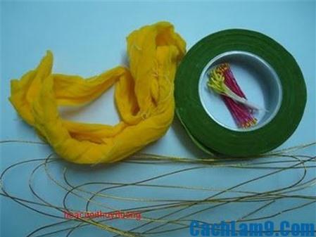 Cách làm hoa mai bằng vải voan độc đáo đón Tết