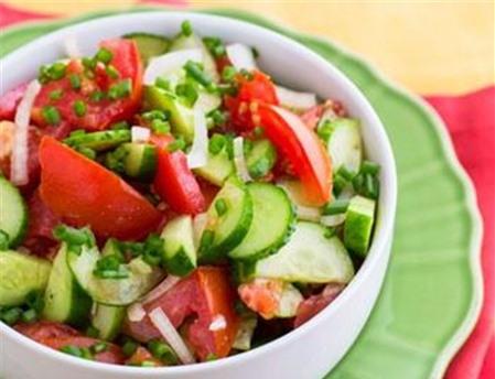 Cách làm salad dưa chuột cà chua giòn ngon thanh mát