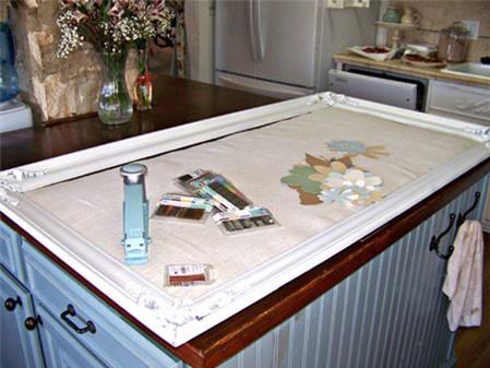 Cách làm tranh từ hoa giấy và vải bao xác rắn