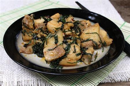 Thịt ba chỉ xào lá lốt làm nhanh ăn ngon