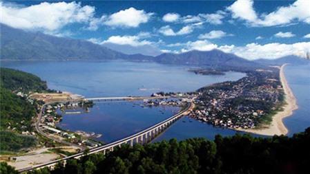 Vịnh Lăng Cô - Thiên đường du lịch biển ở Huế