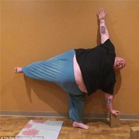 Người đàn ông nặng 303kg giảm cân nhờ chăm chỉ luyện tập yoga