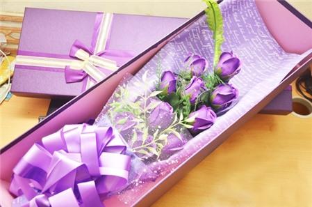 Nguy cơ rước độc vào người từ quà 20-10: Hoa hồng sáp thơm