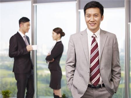 7 dấu hiệu cho thấy sếp 'phải lòng' bạn