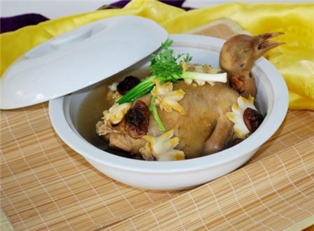 Bào ngư hầm bồ câu bổ dưỡng
