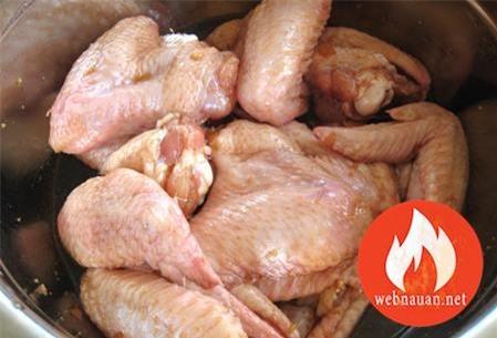 Cách Làm Cánh Gà Rang Me Chua Ngọt Ngon