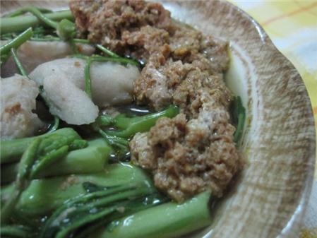 Cách nấu canh cua khoai sọ rau rút ngon
