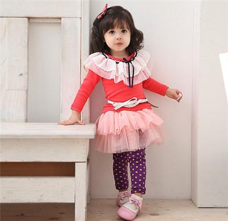 Cách phối chân váy cho bé yêu thêm xinh