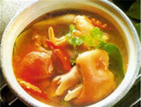 Canh chua giò heo