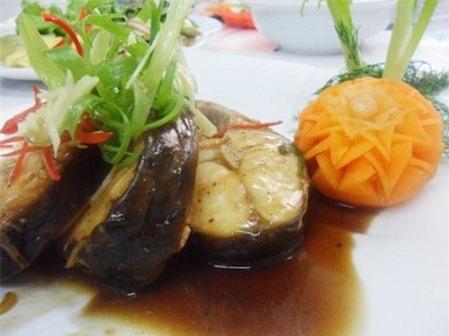 Cá trắm hấp xì dầu thơm ngon