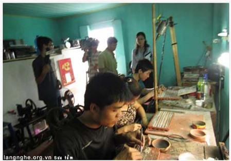 Làng nghề vàng bạc Châu Khê