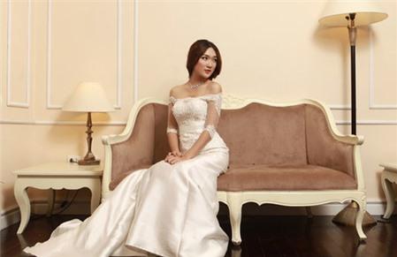 Váy cưới đuôi cá quyến rũ cho mùa hè