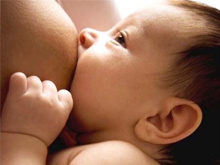 Sữa sau sinh: Ngực lép đừng lo