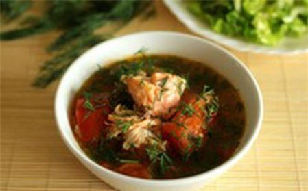 Canh cá nấu thì là nóng hổi thơm ngon
