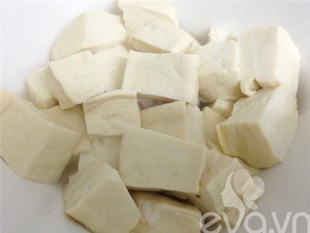 Canh hẹ nấu đậu phụ tôm nõn bổ dưỡng