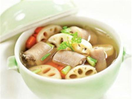Giảm cân với canh củ sen đuôi heo