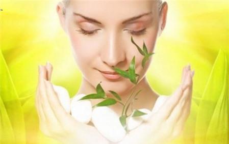 Làm đẹp da với trà xanh