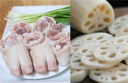 Canh củ sen hầm chân giò bổ dưỡng