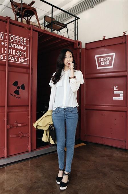 7 cách mix áo sơ mi trắng dễ dàng