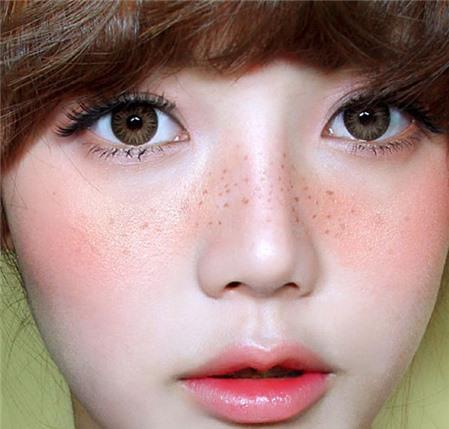 Rộ mốt trang điểm giả tàn nhang