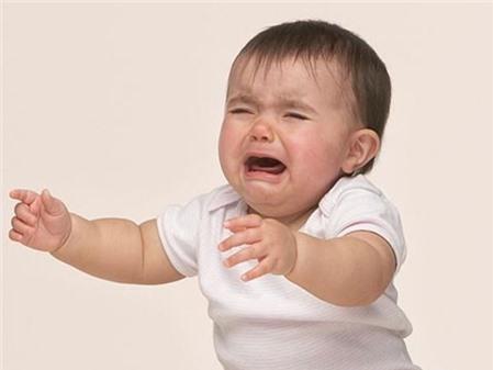 Bé khóc lặng: Nguy cơ tiềm ẩn!