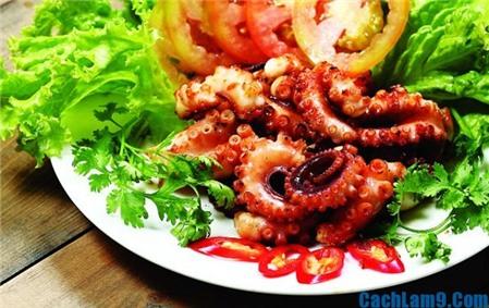 Cách làm bạch tuộc nướng muối ớt thơm, giòn ngon và đảm bảo