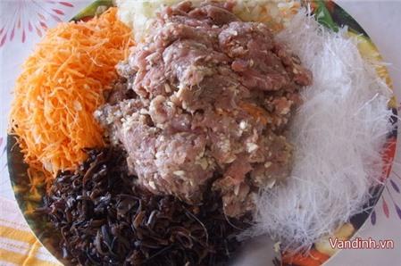 Cách làm chả giò ngon ăn Tết đúng kiểu miền Nam