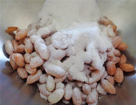 Cách làm đậu phộng tẩm gia vị chiên giòn cực đã