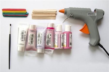 Cách làm giá treo đồ trang sức đáng yêu từ que kem