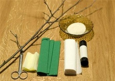 Cách làm hoa anh đào bằng giấy nhún trang trí nhà đón Tết