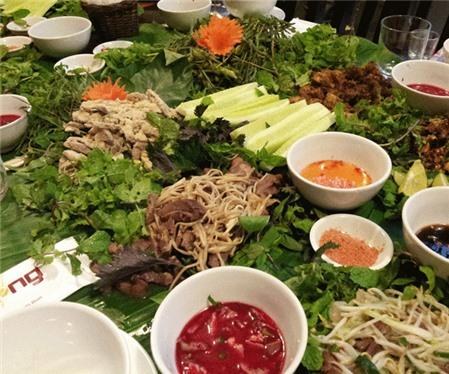 Cách làm 'món ngon' tiết canh ngỗng đúng điệu