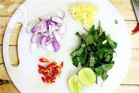 Cách làm nộm bò khô bắp cải chua chua giòn giòn
