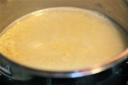 Cách làm thạch rau câu hình trứng gà cực ngon cho bé