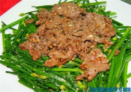 Cực nhanh, cực ngon với món thịt bò xào bông hẹ hấp dẫn