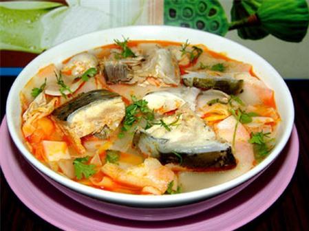 Canh măng chua nấu cá rất đơn giản mà ngon