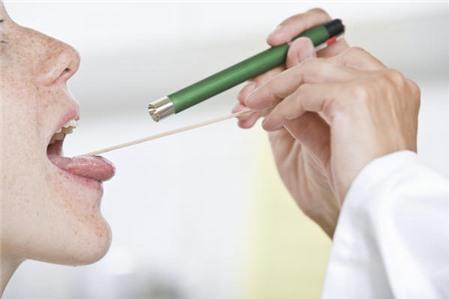 Viêm lưỡi kéo dài, điều trị thế nào, BS ơi?