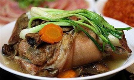 Phát thèm chân giò hầm bát chân ngon ngậy ngày Tết