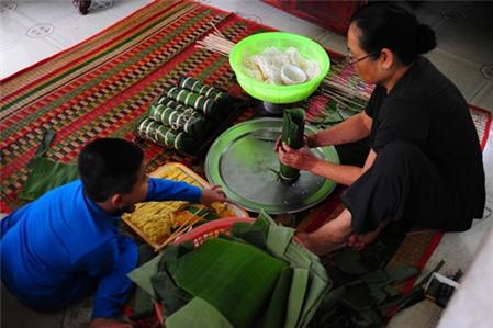 Bánh tét, bánh chưng nổi tiếng nhất xứ Huế