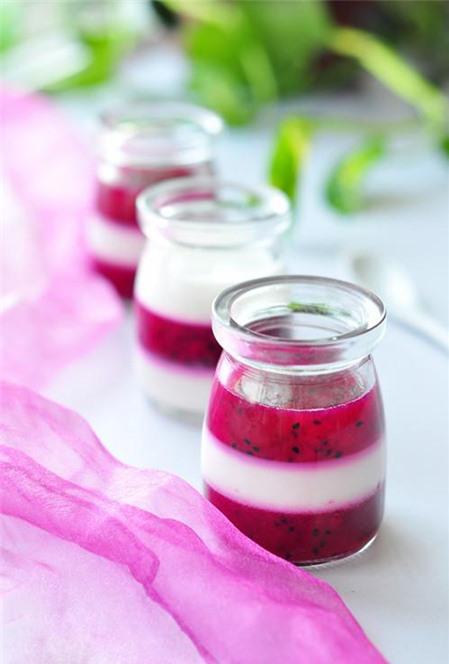 Cách làm thạch sữa chua thanh long đơn giản mà vẫn ngon