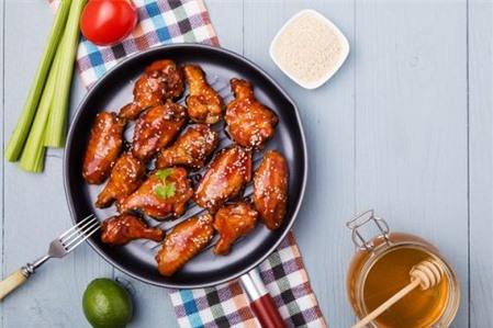 Hướng Nghiệp Á Âu khai giảng khóa học Bếp Gia Đình